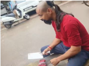 Raipur youth finger cut video: रायपुर में युवक ने गौ-माता की जय बोलकर उंगली काटी, वीडियो वायरल – सरकार से 'राज्य माता' घोषित करने की मांग