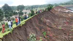 Flood in Chhattisgarh : बलरामपुर में बारिश से टूटा 50 साल पुराना लूतिया डैम, 2 की मौत, 4 लापता 