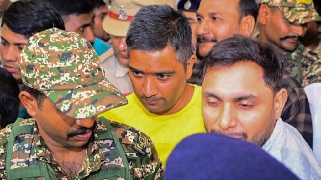 Liquor Scam : रायपुर से बड़ी खबर…! छत्तीसगढ़ शराब घोटाले में भूपेश बघेल के बेटे चैतन्य बघेल की पेशी…15 सितंबर तक न्यायिक रिमांड बढ़ी