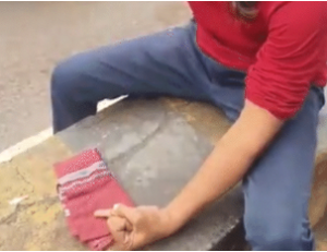 Raipur youth finger cut video: रायपुर में युवक ने गौ-माता की जय बोलकर उंगली काटी, वीडियो वायरल – सरकार से 'राज्य माता' घोषित करने की मांग