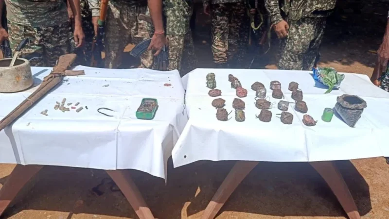 Big Blow to Naxalites : अबूझमाड़ में नक्सलियों को बड़ा झटका…! सुरक्षाबलों ने बरामद किया भारी विस्फोटक और हथियारों का जखीरा