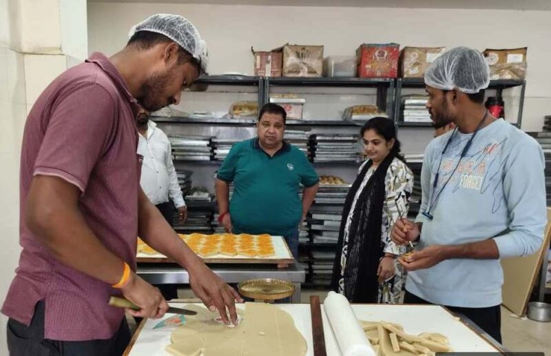 Festive Season : त्योहारी सीजन में खाद्य सुरक्षा विभाग का सघन जांच अभियान…! रायगढ़ जिले में लिए गए खाद्य पदार्थों के नमूने