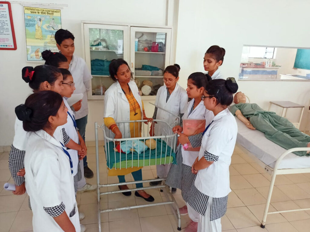 Nursing Application : नर्सिंग पाठ्यक्रमों में प्रवेश के लिए ऑनलाइन आवेदन की अंतिम तिथि बढ़ी…! अब 17 अक्टूबर शाम 5 बजे तक कर सकेंगे आवेदन