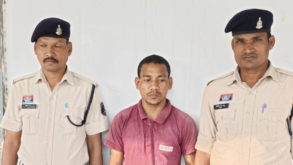 Psycho Killer: Former lover kills girlfriend with knife and stick...burns body in Paravat...creates fake social media accounts in girls' names...Charauti murder case exposed