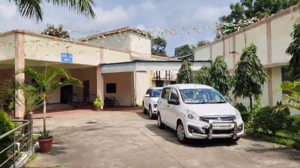 IAS-NGO Scam : CBI की टीम ने माना स्थित समाज कल्याण विभाग कार्यालय पर मारा छापा…! दस्तावेज जब्त कर रवाना हुई टीम VIDEO