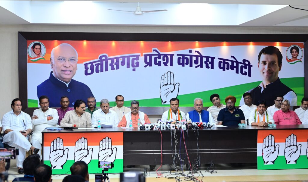 Former CM Bhupesh Baghel launches a major attack on the ACB and EOW, accusing them of ignoring the law and the courts.