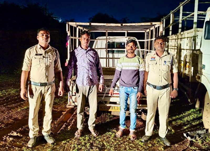 MS Plates Thief : तिल्दा नेवरा पुलिस की बड़ी कार्रवाई…! रेलवे अंडरपास से चोरी…2 गिरफ्तार यहां देखें Video