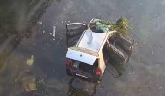 Car Falls Canal : तेज रफ्तार और कोहरे ने ली 5 जिंदगियां…! कार ब्रिज से सीधे नहर में डूबी…ड्राइवर गंभीर…यहां देखें Video
