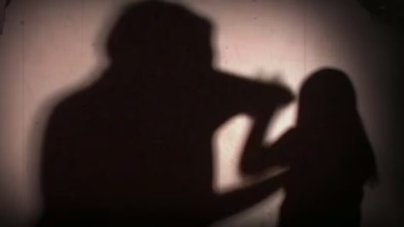 Big Allegations : रिटायर्ड फूड अफसर पर रेप और ब्लैकमेलिंग का आरोप…! फेसबुक पर दोस्ती के बाद बनाया अश्लील वीडियो…युवती ने पुलिस को सौंपी 8 पन्नों की रिपोर्ट