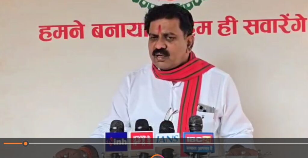 Death of Hidma : रायपुर ब्रेकिंग…! आदिवासी नेता मनीष कुंजाम के हिड़मा मामले बयान पर विजय शर्मा ने जताई चिंता…Video यहां सुनिए क्या कहा…?