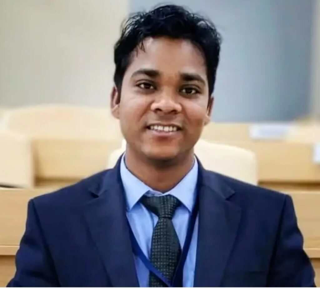 First Tribal IAS : छत्तीसगढ़ के कोरबा के सुरेश जगत बने राज्य गठन के बाद पहले आदिवासी IAS…! बिना कोचिंग के हासिल की बड़ी सफलता