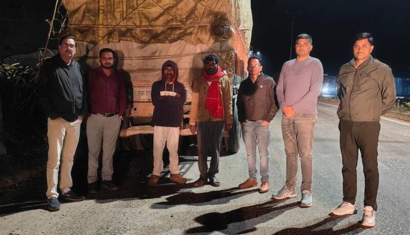 Illegal Paddy Action: Administration conducts intensive investigation...! 452 bags of paddy seized... Two establishments and a trading firm under scrutiny