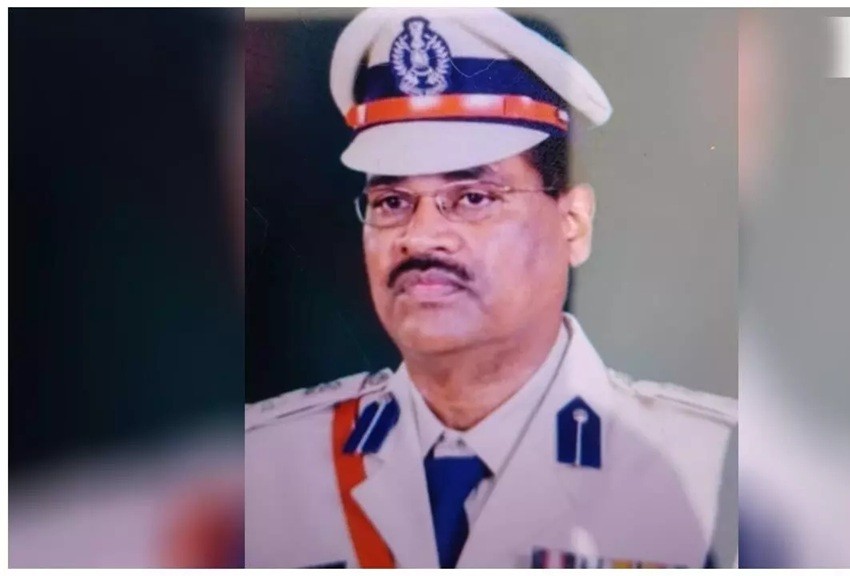 Passes Away : बड़ी खबर…! फायर सर्विसेज के DIG सुरेश कुमार ठाकुर का दुखद निधन…हार्ट अटैक से हुई मृत्यु