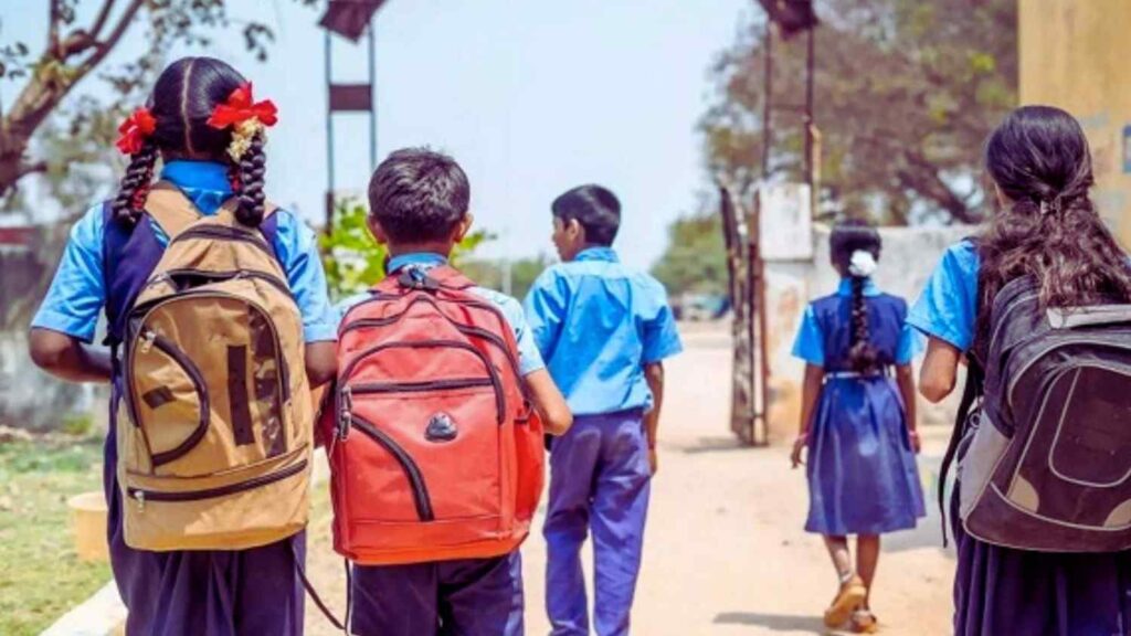 Bitter Cold : कड़ाके की ठंड के बीच GPM जिले में स्कूलों के समय में बदलाव…! आज से नई टाइमिंग लागू