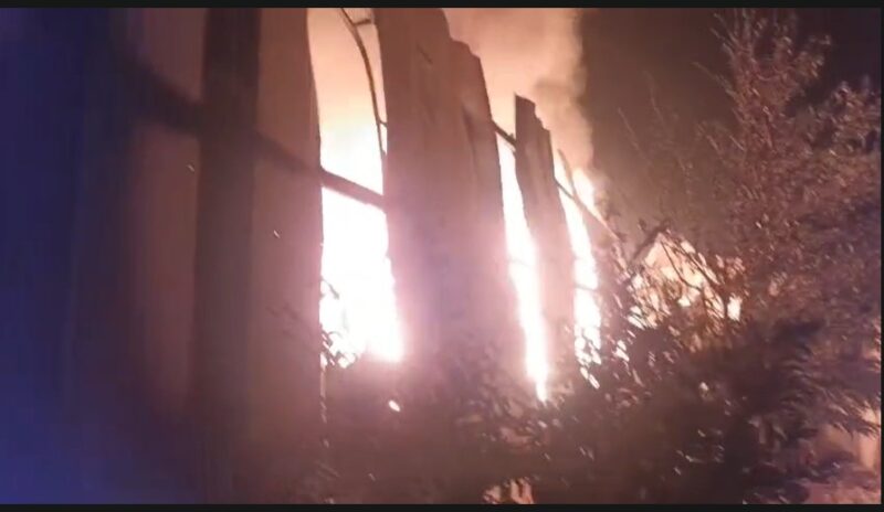 Mattress Factory Fire : दुर्ग में गद्दा फैक्ट्री में भीषण आग…! केमिकल ड्रम ब्लास्ट से ढहा स्ट्रक्चर…यहां देखें Video