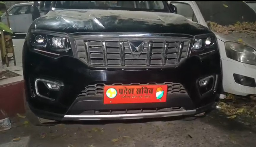 Collision with a Scorpio : यूथ कांग्रेस प्रदेश सचिव की स्कॉर्पियो ने कई गाड़ियों को कुचला…बैजनाथपारा इलाके में मची अफरा-तफरी…यहां देखें Video