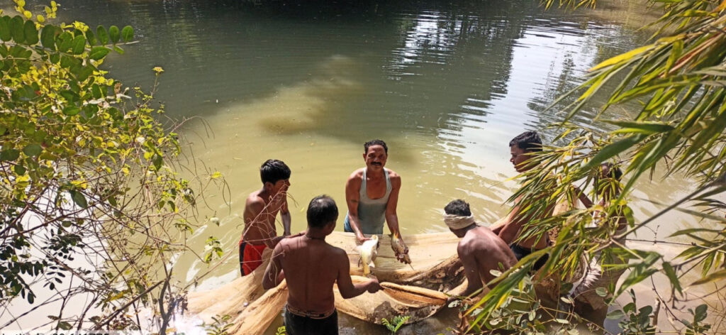 Water Conservation : डबरी निर्माण से ग्रामीण आजीविका और जल संरक्षण को मिलेगा नया आधार