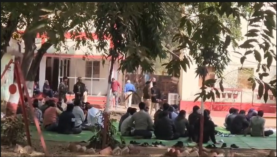 Operation Samadhan : बांग्लादेश हिंसा के बीच रायपुर अलर्ट…! तहत तड़के 4 बजे से छापेमारी…1,000 से ज्यादा बाहरी लोगों की पहचान…100 से ज्यादा संदिग्धों को हिरासत में लिया…Video