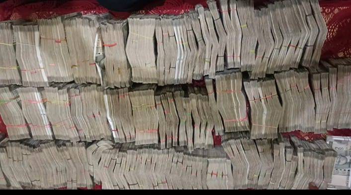 Bribery Case : CBI की बड़ी कार्रवाई…! रिश्वत मामले में लेफ्टिनेंट कर्नल गिरफ्तार…छापेमारी में बरामद कैश की रकम चौंकाने वाली
