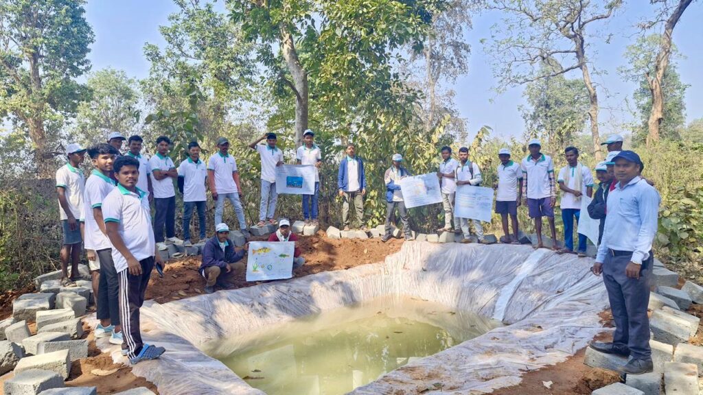 SUKMA : नियद नेल्ला नार में आत्मनिर्भरता की नई शुरुआत….डबरी निर्माण से बढ़े ग्रामीणों के आजीविका अवसर