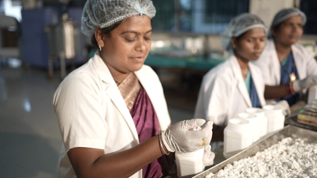 PM Tribal Development Mission : एलोवेरा आधारित पर्सनल केयर प्रोडक्ट्स से दुगली वन धन केंद्र की सफलता की कहानी