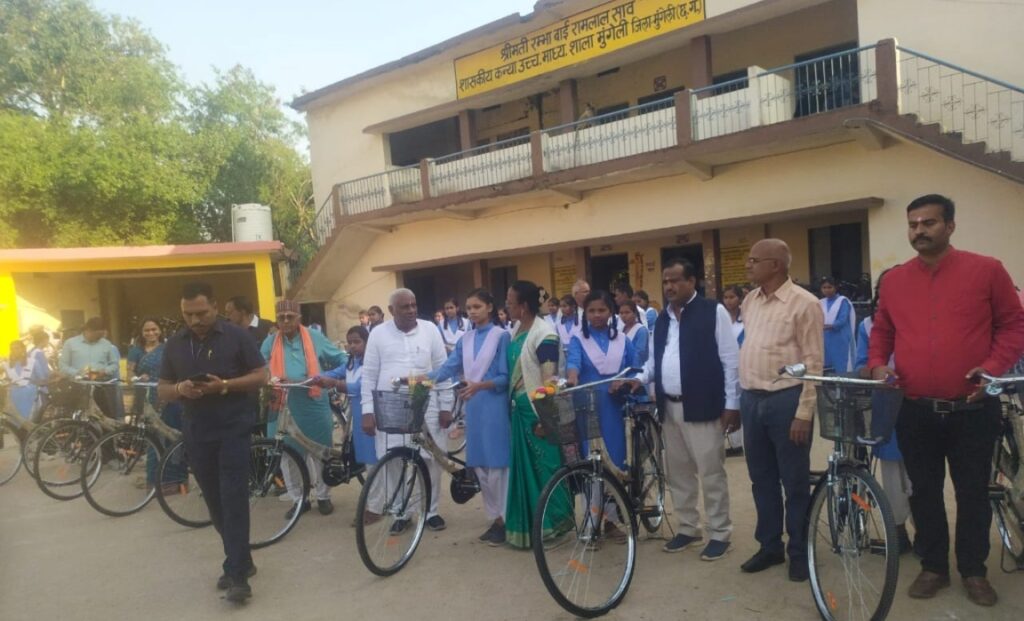 Saraswati Cycle Yojana : सरकार की पहल से मुस्कुराई अदिति…रोज़ाना स्कूल पहुंचने का सपना हुआ साकार