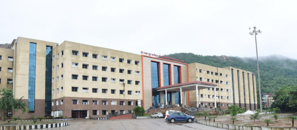 Orthopedic Department : रायगढ़ मेडिकल कॉलेज अस्पताल में घुटना व कूल्हा प्रत्यारोपण सर्जरी शुरू…अब मरीजों को नहीं जाना पड़ेगा बड़े शहर