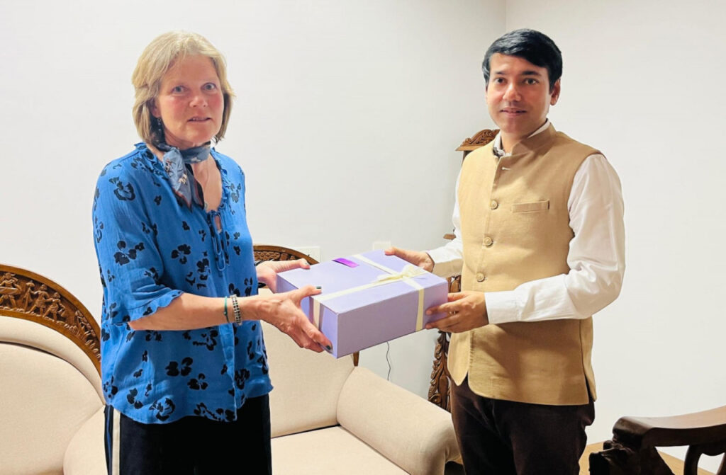 Bastar : बस्तर की सांस्कृतिक विरासत से अभिभूत हुई संयुक्त राष्ट्र की मेंटर…छह दिवसीय प्रवास के बाद भावुक होकर विदा हुई संस्थापक किर्सी ह्यवैरिनेन