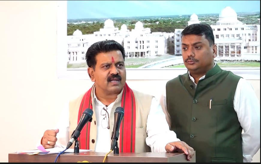 Assembly Updates : 2937 नक्सलियों ने किया आत्मसमर्पण…! छत्तीसगढ़ विधानसभा में MLA मंडावी के सवाल पर गृह मंत्री ने दिया ये जवाब