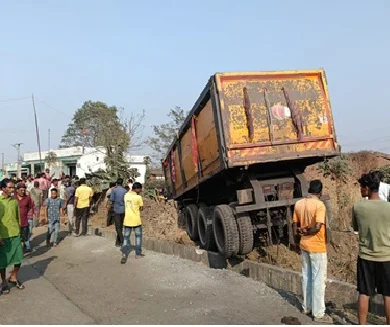 Trailer Crash : कोरबा में अनियंत्रित ट्रेलर ने घुसा घर…! गर्भवती महिला की मौत…ग्रामीणों ने किया चक्काजाम