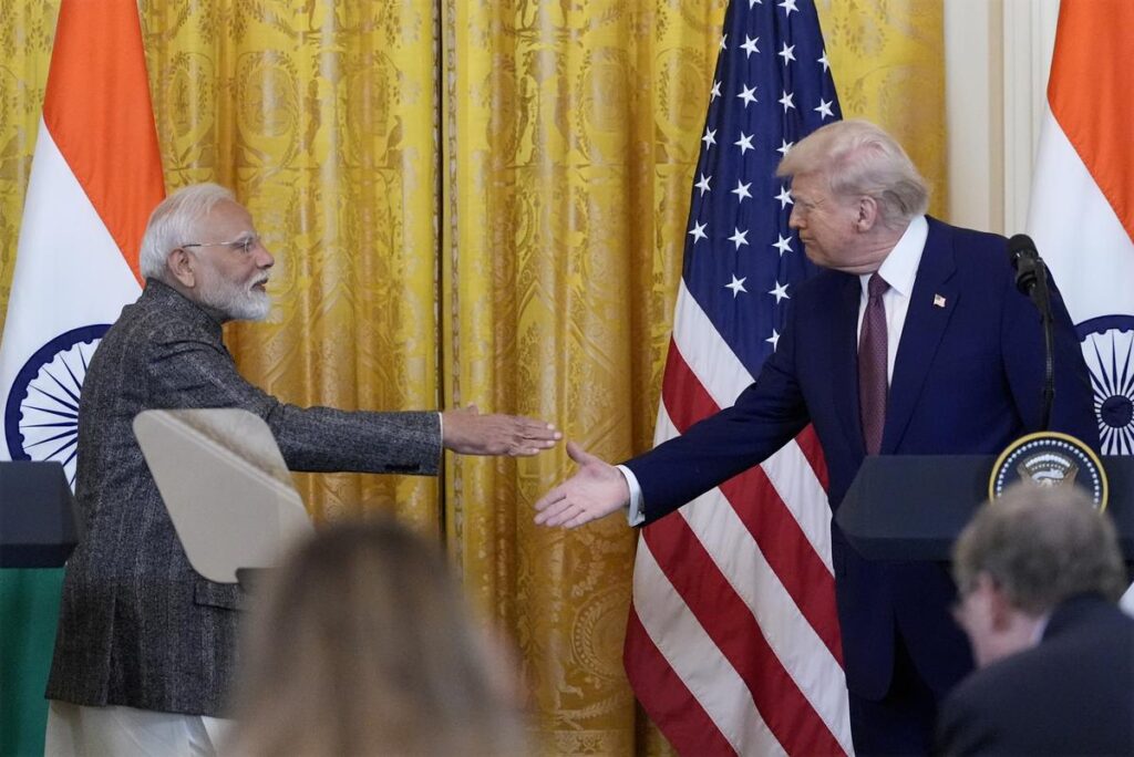 Modi Trump Deal : टैरिफ वॉर खत्म…! मोदी से बात के बाद ट्रंप का यू-टर्न…50 से 18% पर आया टैरिफ