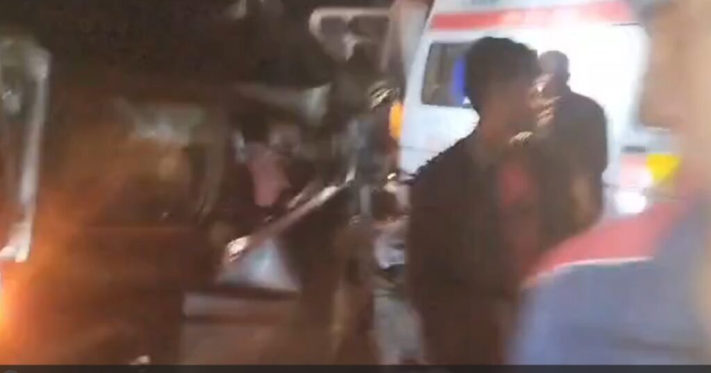 National Highway 719 पर भीषण सड़क हादसा…! मौके पर ही 4 की दर्दनाक मौत…यहां देखें Video