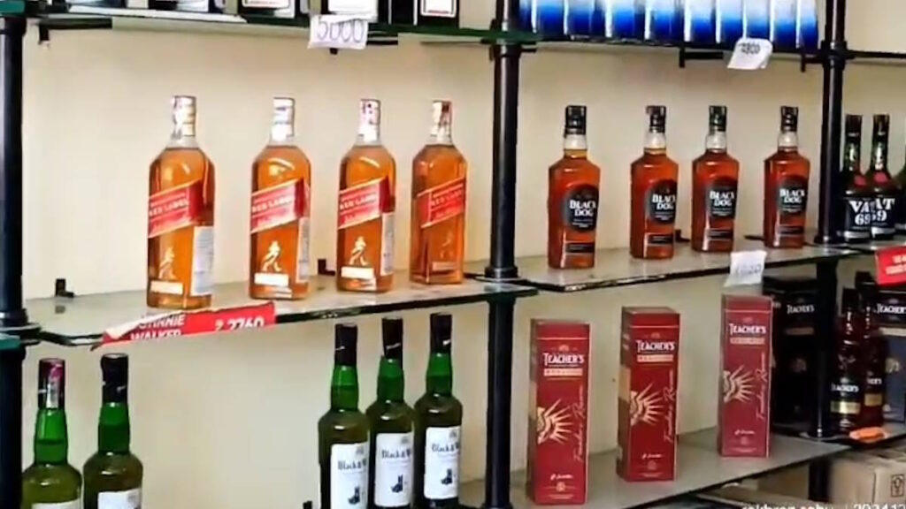 Liquor Policy : छत्तीसगढ़ में रेस्टोरेंट्स में अब बेची जाएगी हाई-ग्रेड शराब…कलेक्टर से लेना होगा अनुमति…यहां देखें