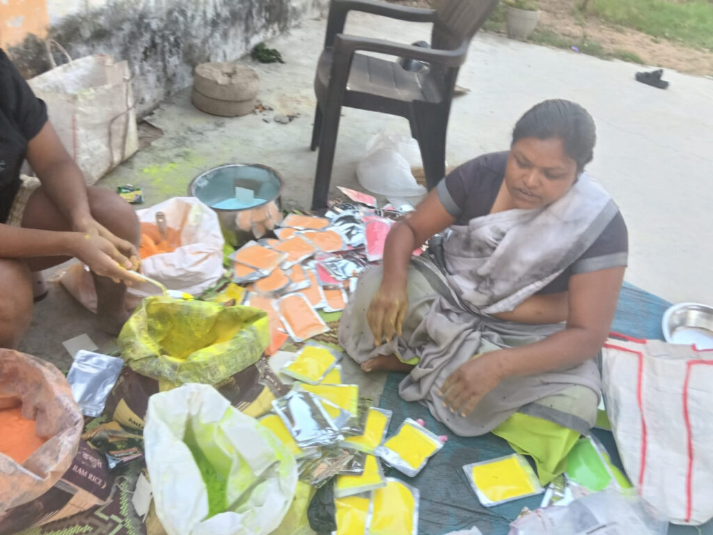 Ujala Women Self Help Group : 10 दिनों में 100 किलो से अधिक प्राकृतिक गुलाल का उत्पादन…ऑनलाइन भी उपलब्ध