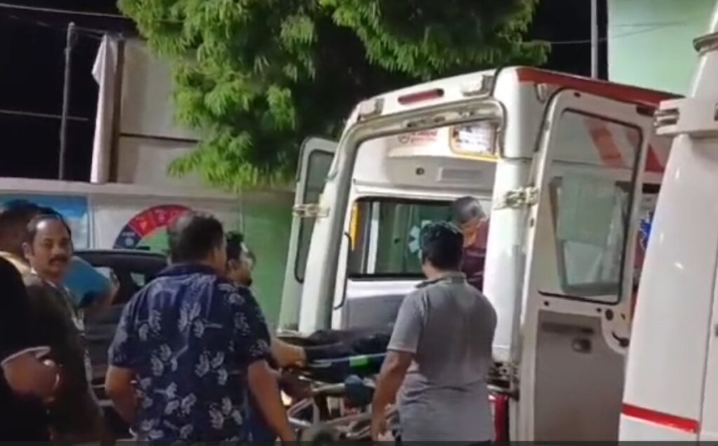 Nayagarh Bus Accident : ओडिशा में दर्दनाक सड़क हादसा…! चट्टान से टकराकर पलटी बस…5 की मौत…कई घायल…यहां देखें VIDEO