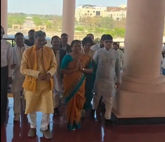 Rajya Sabha Elections : फूलो देवी नेताम ने दाखिल किया नामांकन…! क्षेत्रीय समस्याओं को लेकर क्या कहा …? यहां सुनिए VIDEO