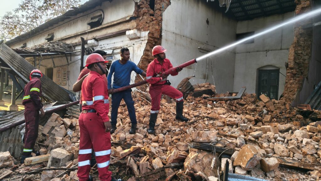 Fire Incident : बलौदाबाजार से बड़ी खबर…! तहसील भवन में लगी भीषण आग…सुबह-सुबह मचा हड़कंप…यहां देखें VIDEO