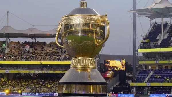 IPL Rules : BCCI ने जारी की नई और सख्त गाइडलाइंस…! खिलाड़ियों और टीमों पर कड़ी पाबंदियां…नियम तोड़ने पर लगेगा जुर्माना…यहां देखें