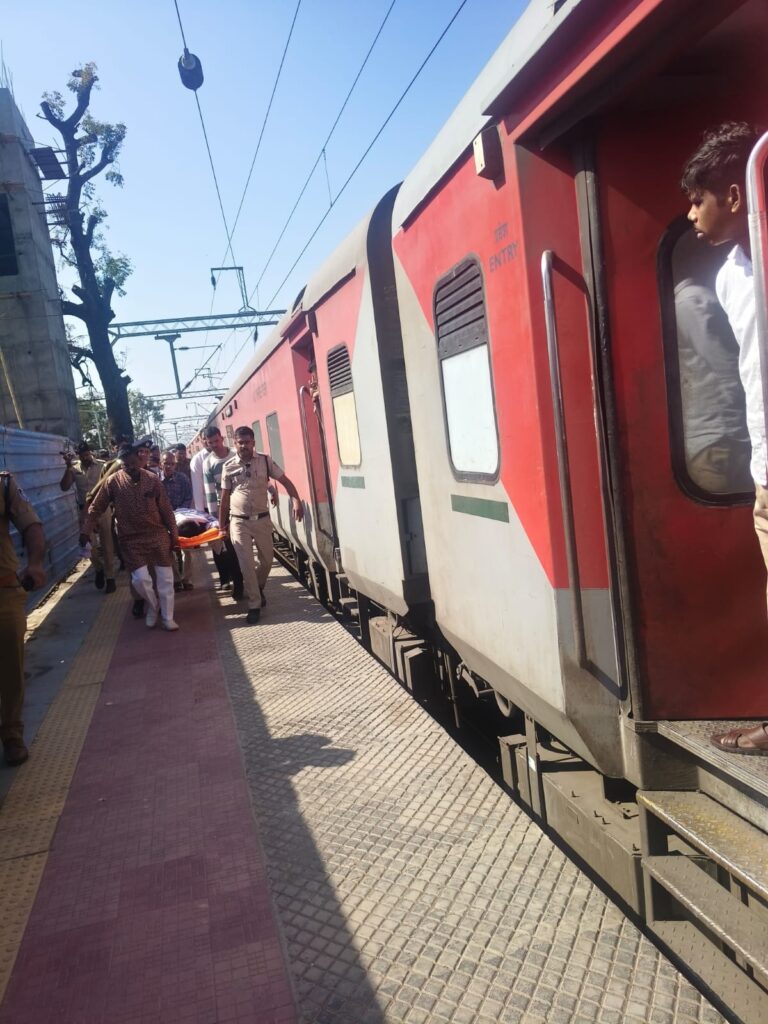 Silent Heart Attack : रतलाम जिले में घटी दुखद घटना…! चलती ट्रेन के वॉशरूम में एक जज की पत्नी की मौत