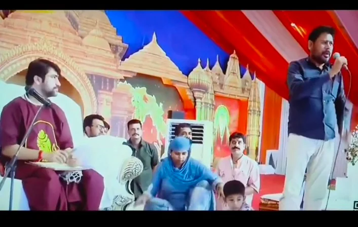 Bageshwar Dham : मो. अनवर अली बने आदर्श दास…! पंडित धीरेंद्र कृष्ण शास्त्री के मंत्रोच्चारण के बीच अपनाया सनातन धर्म…यहां देखें VIDEO