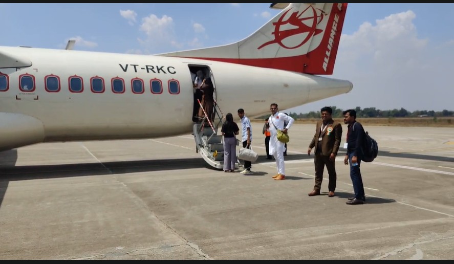 Delhi Flight : सीएम ने दी उड़ान को हरी झंडी…! सरगुजा को मिली बड़ी सौगात…6500 रुपए में दिल्ली सफर