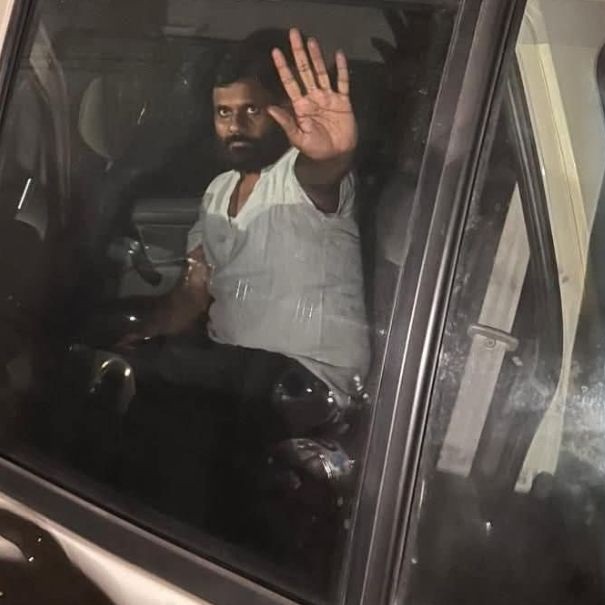 Congress Leader Arrested : ब्रेकिंग…एपस्टिन फाइल विवाद…! कांग्रेस नेता विनोद तिवारी यूपी से गिरफ्तार…कारण यहां जानें