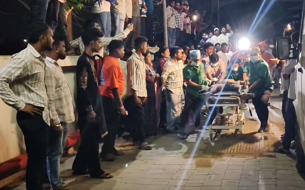 Ramakrishna Hospital : मृतकों के परिवार के लिए मुआवजा घोषित…प्रत्येक को सौंपे गए 30 लाख रुपए के चेक…आश्रितों को आजीवन ₹20,000 प्रतिमाह