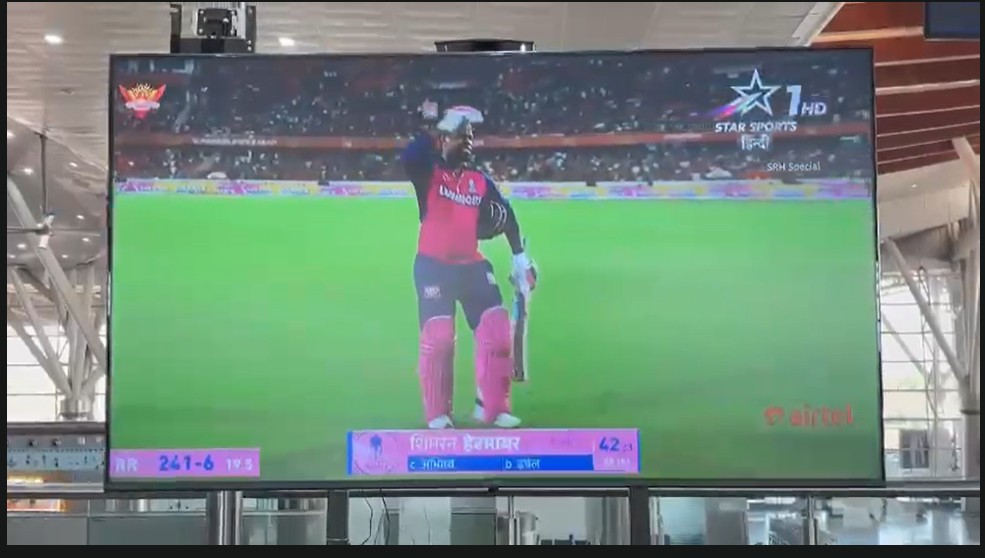 Cricket Lovers : रायपुर एयरपोर्ट पर IPL का लाइव मजा…! यात्रियों के लिए बड़ा तोहफा…ट्रैवल के साथ एंटरटेनमेंट