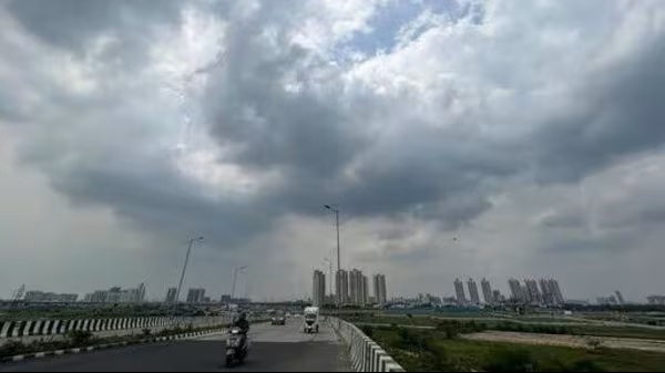 Rain Alert : छत्तीसगढ़ में मौसम का यू-टर्न…! 50 किमी/घंटा तक चलेंगी हवाएं…कई जिलों में चेतावनी