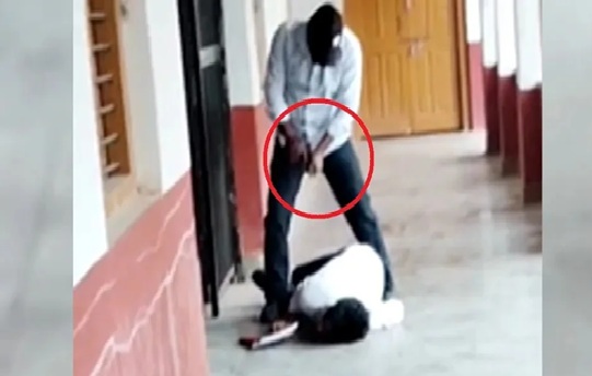 Student Murder : उदय प्रताप कॉलेज में खौफनाक वारदात…! सीने पर चढ़कर मारी गोली…वीडियो हुआ वायरल…6 टीमों के साथ जांच में जुटी पुलिस