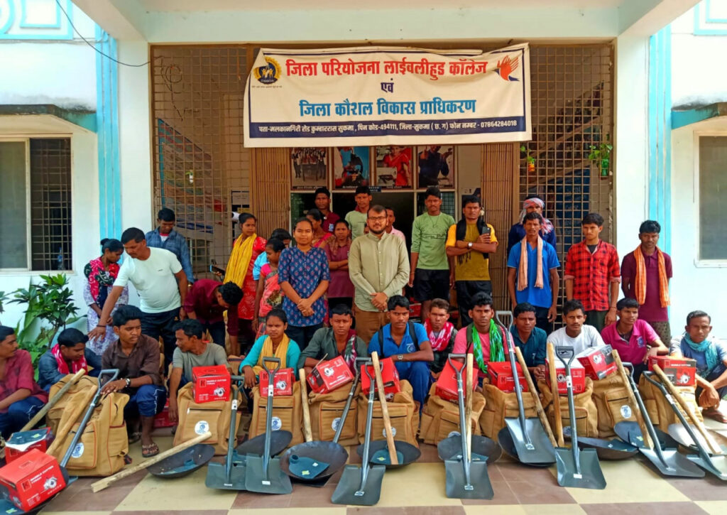 CG Rehabilitation Policy से बदल रही जिंदगी… सुकमा में आत्मसमर्पित युवाओं को मिला रोजगार का सहारा