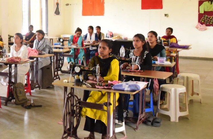 Naxal Rehabilitation : पुनर्वास नीति से बदल रही जिंदगी…कोण्डागांव में कौशल प्रशिक्षण से आत्मनिर्भर बन रहे लोग