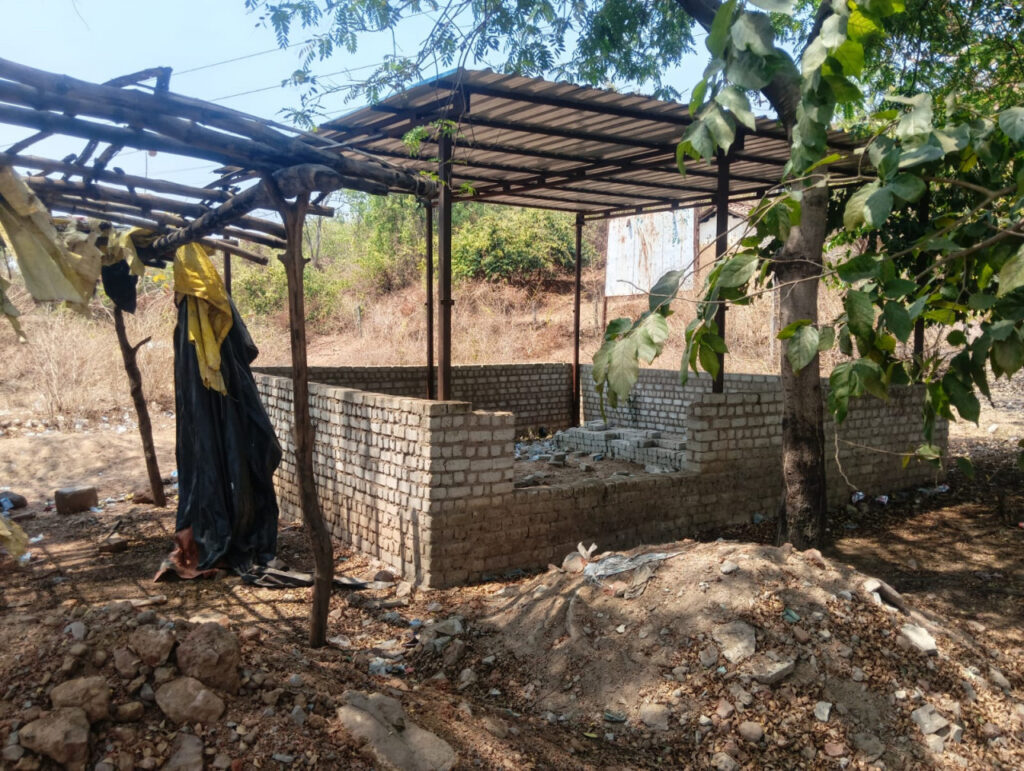 Strict Action : वन भूमि पर अवैध अतिक्रमण के खिलाफ बड़ी कार्रवाई