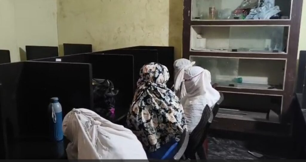 Raigarh Cyber Crime : फर्जी लाइसेंस…मैट्रिमोनियल ठगी…डिजिटल अरेस्ट…! रायगढ़ में बड़ा साइबर सिंडिकेट का भंडाफोड़…युवतियां छिपाती रही चेहरा…यहां देखें VIDEO